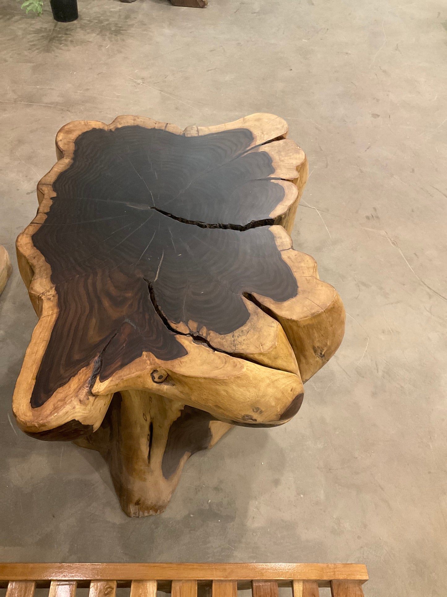 Center table rose wood