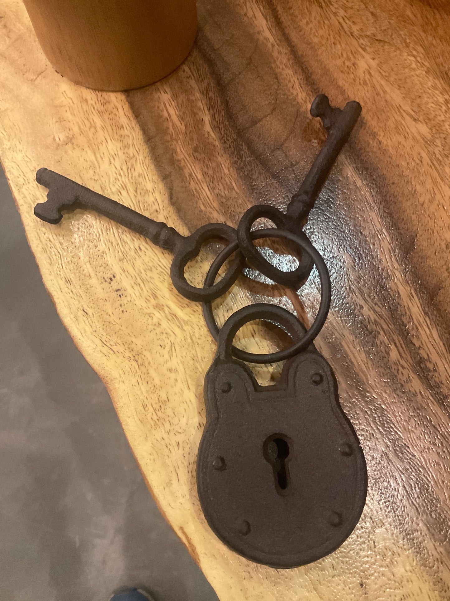 Lock and key iron