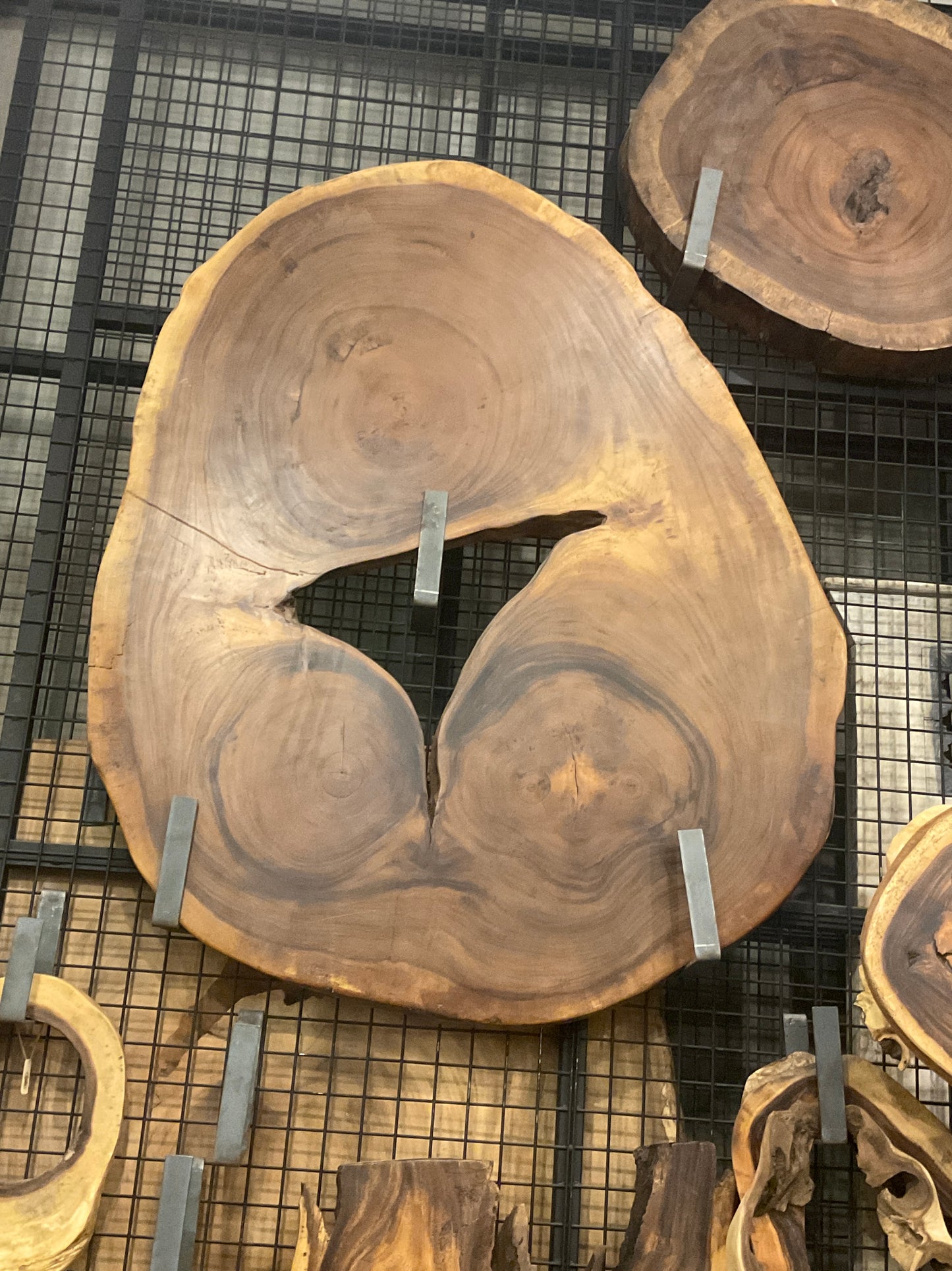 Table with legs&glass